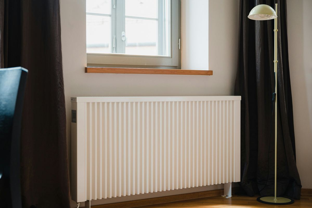 Pencere altında panel petek